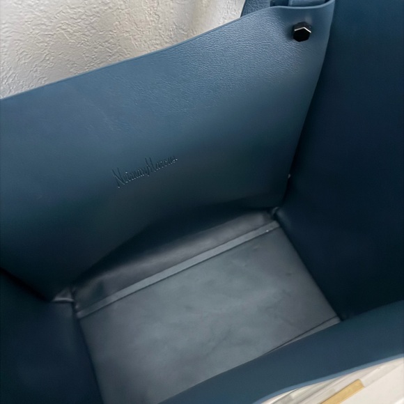 Neiman Marcus Faux Leather Blue Tote Bag - Picture 2 of 3